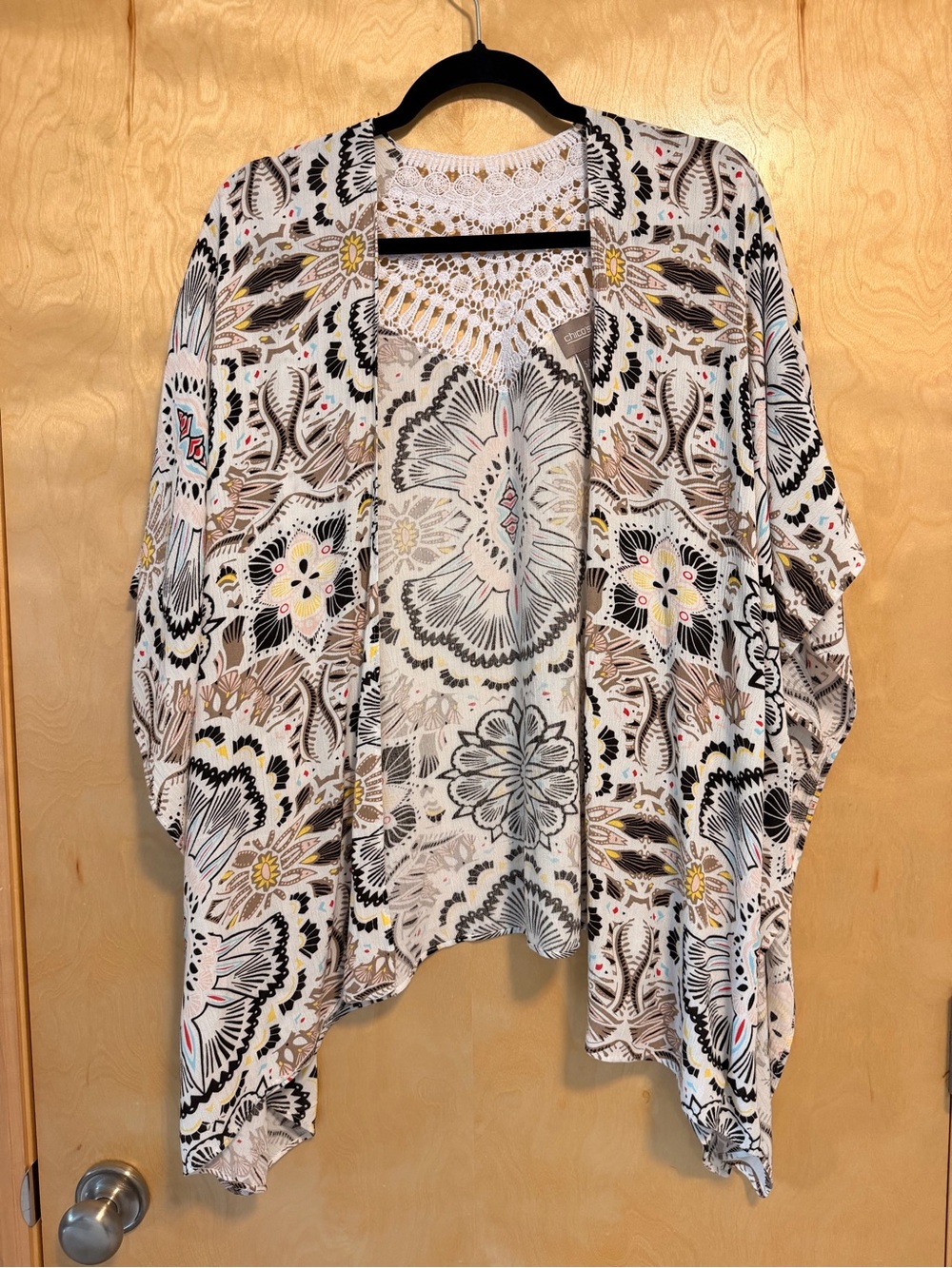 Chico's floral and paisley print viscose kimono / top in a S/M NWOT 😍 Beautiful